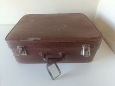 Vecchia valigia in cartone pressato vintage