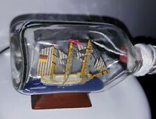 Piccolo soprammobile nave in bottiglia stile vintage