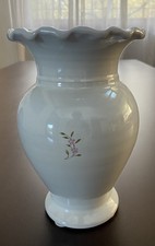 VASO IN CERAMICA DERUTA ALTEZZA 23 cm BIANCO CON PICCOLI FIORELLINI