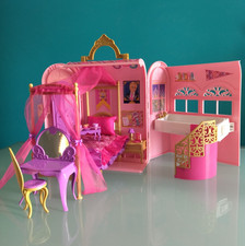 "MATTEL" Casa di Barbie, Playset, Valigetta portatile, 2010, colore rosa.