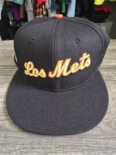Cappello aderente esclusivo