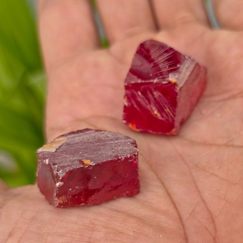 Pietra preziosa grezza