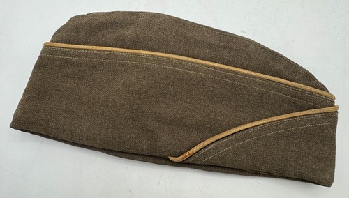 Cappellino laterale