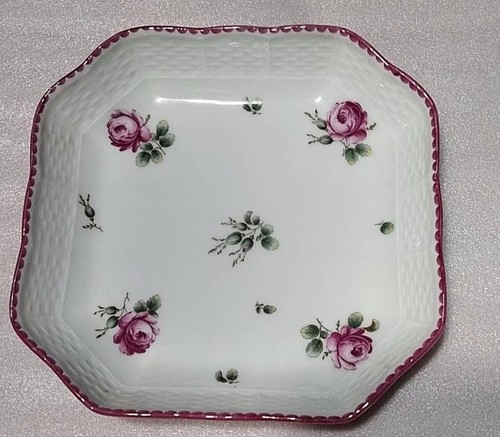Antico piatto quadrato rosa