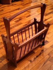 PORTARIVISTE IN LEGNO SCURO