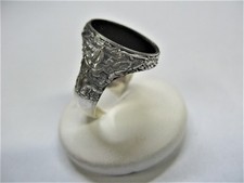 Men's Oval Onyx and Ivy Leaves