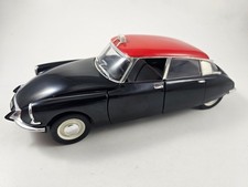 Modellino auto Solido 1:18