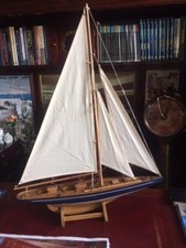 Barca a vela in legno idea