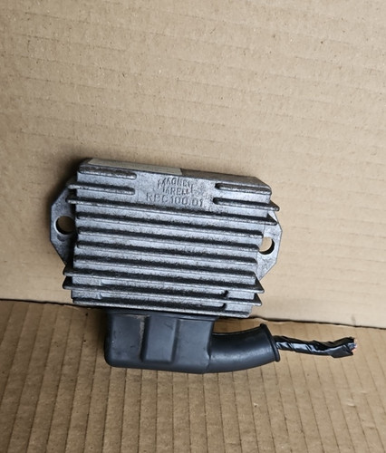 Regolatore tensione vespa - regolatore,