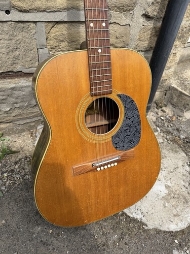 Chitarra acustica vintage