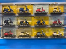44 MODELLINI VESPA DA COLLEZIONE SCALA 1:18 VESPA COLLECTION RCS LIBRI