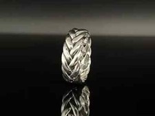 Anello intrecciato in argento