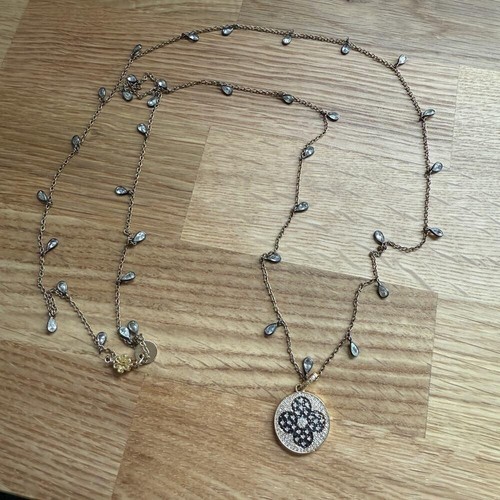 Collana con ciondolo goccia - con,
