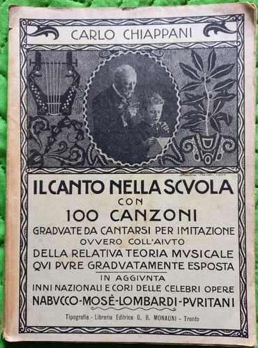 Canto nella scuola con 100 - il,