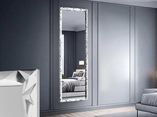 Specchio intero con cornice