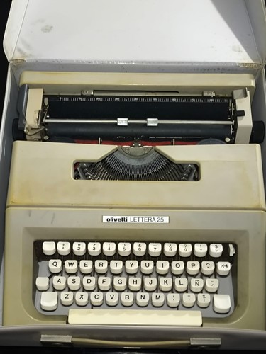 Olivetti lettera vintage - lettera, 25