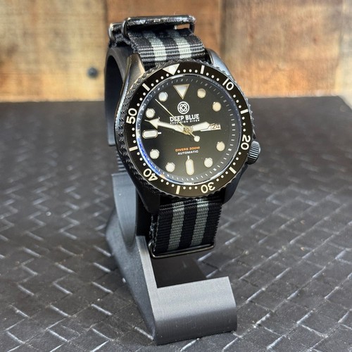 Deep blue diver - deep,