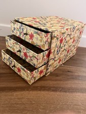 scatola porta oggetti con cassetti