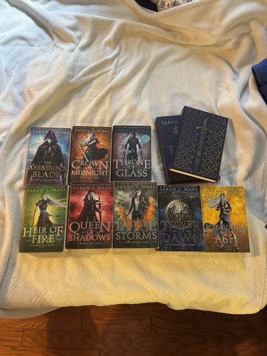 Throne glass box set by - box,