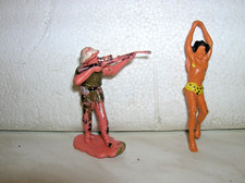 SOLDATINI BLU BOX-MADE IN HONG KONG-54mm-TARZAN E CACCIATORE- DUE PEZZI