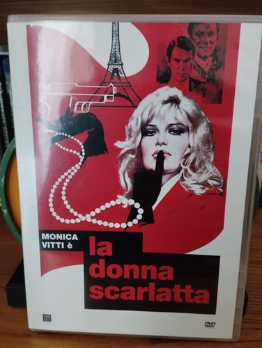 Donna scarlatta con monica - la, scarlatta,
