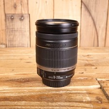 Obiettivo Canon EF-S 18-200mm