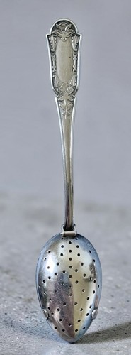 Antico cucchiaio colino