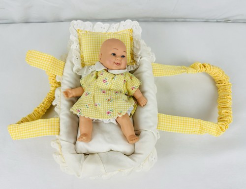 Bambola vintage con letto - , da