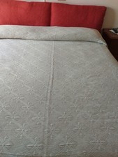 Autentico copriletto antico fatto a mano in cotone. Tesoro centenario a telaio.