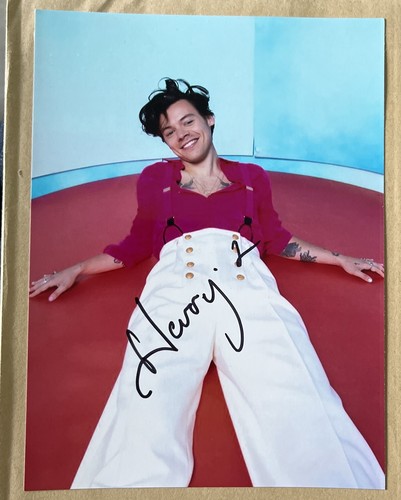 Harry styles hand signed - hand, photo