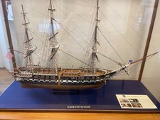 Modello USS Constitution in scala 1:93 con teca plexiglass – finito 
