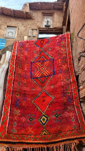 Tappeto rosso antico