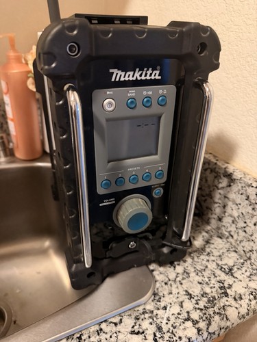 Makita bmr100 jobsite radio - makita,
