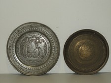 Coppia di antichi piatti