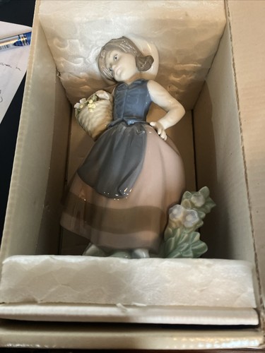 Lladro porcelain figurine - porcelain,