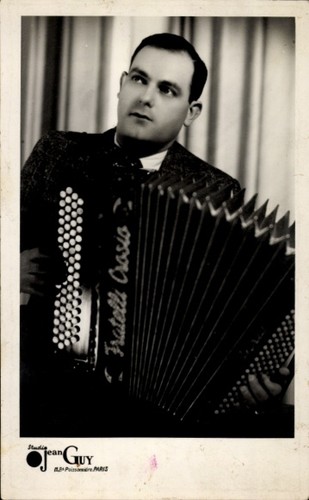 Foto cartolina musicista con