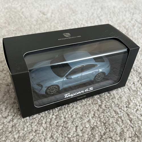 Minichamps porsche taycan - porsche,