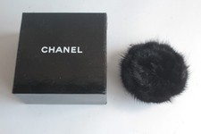 CHANEL Broche Camélia