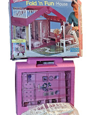 Mattel Barbie Fold 'N Fun