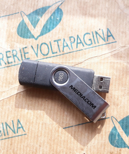 Chiavetta usb contenente - chiavetta,
