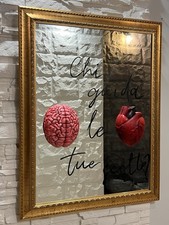 Specchio dorato con cuore e