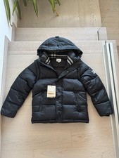 Burberry puffer size S
