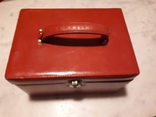 Beauty case in pelle rosso