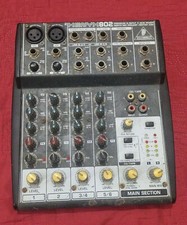 Behringer Xenyx 802 Premium Mixer a 2 bus 8 ingressi 
