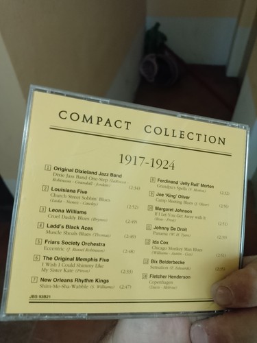 Compact collection 1917 - compact, 1917-1995