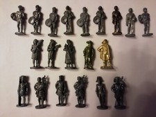 Kinder Soldatini Cavalieri,Egiziani,Moschettiere A SCELTA