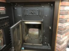 termocamino a pellet Ungaro YNCAS L, colore nero e in ottime condizioni 