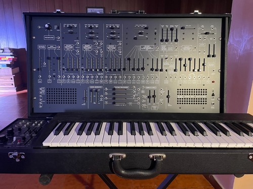Sintetizzatore analogico