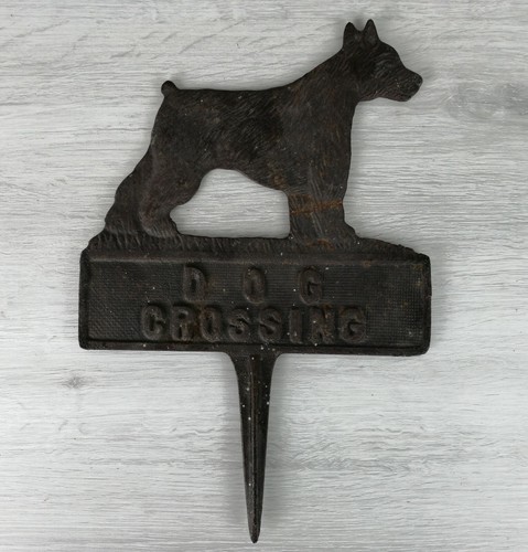 Dog crossing metal - crossing, lawn