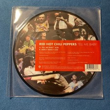 Red Hot Chili Peppers –